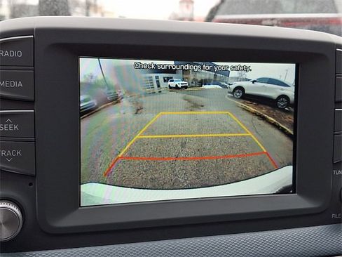 Used 2021 Hyundai Kona Limited image 18