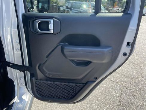 Certified 2024 Jeep Wrangler Unlimited Rubicon image 18