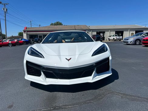 Used 2025 Chevrolet Corvette Z06 RWD image 2