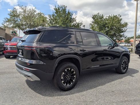 New 2026 Chevrolet Traverse Z71 w/ Enhanced Driving Package AWD/4WD image 3