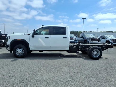 New 2026 GMC Sierra 3500 Pro w/ Convenience Package AWD/4WD image 4