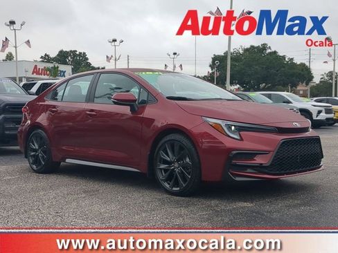 Used 2025 Toyota Corolla SE image 1