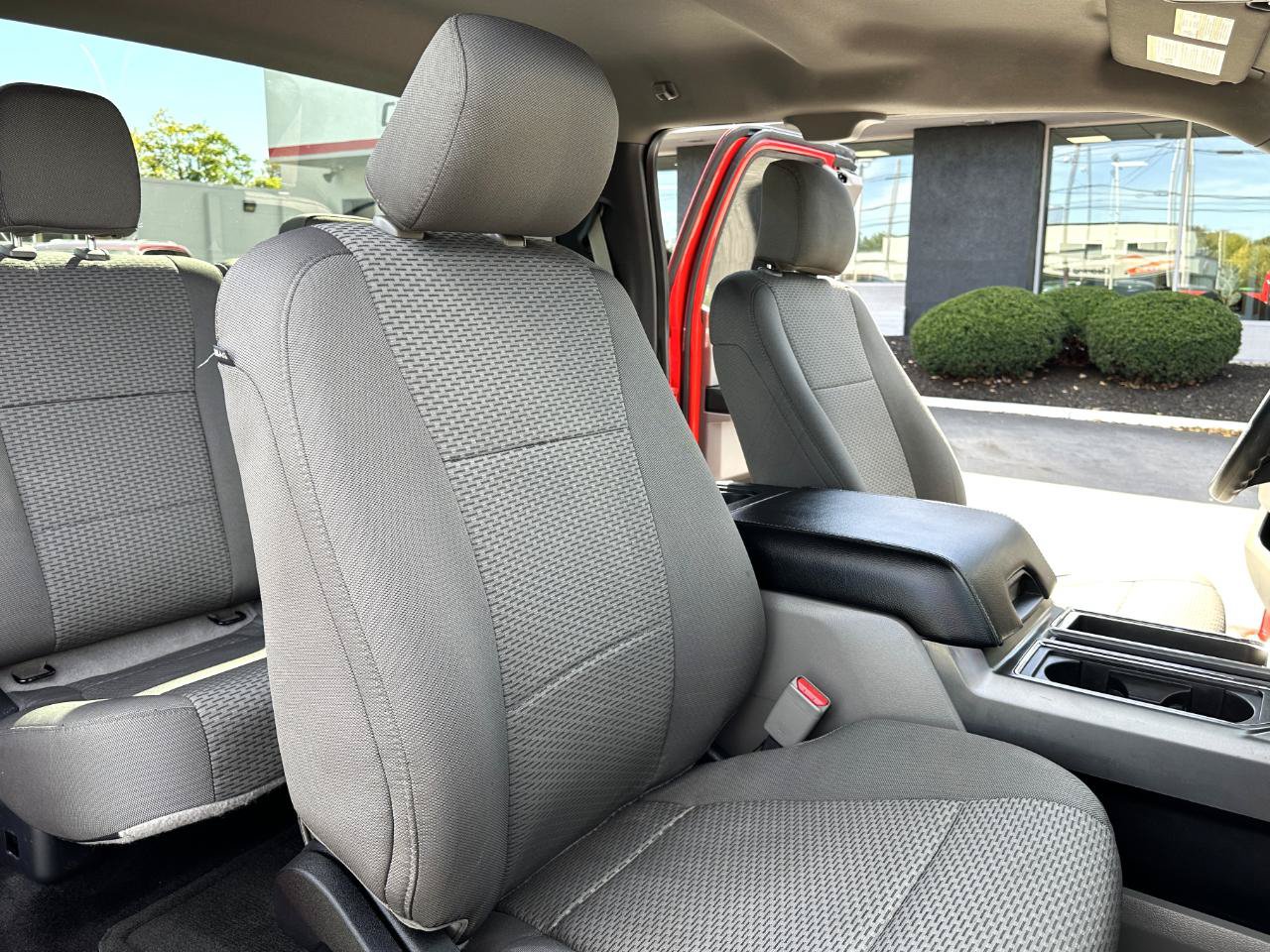 Used 2016 Ford F150 XLT AWD/4WD image 45