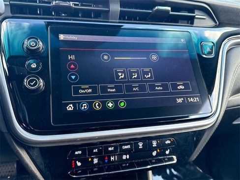 Used 2022 Chevrolet Bolt LT w/ Infotainment Package image 16