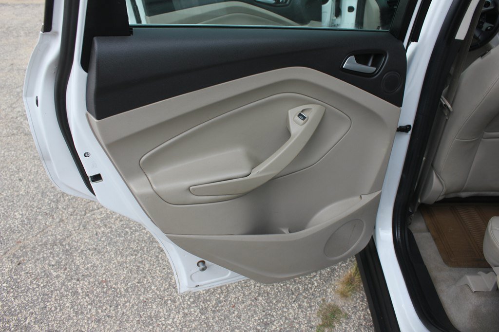 Used 2016 Ford C-MAX Energi SEL w/ Equipment Group 302A FWD image 37