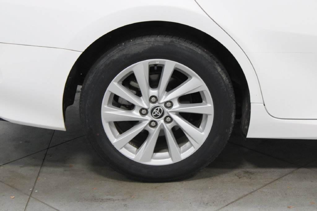 Used 2022 Toyota Camry LE FWD image 12
