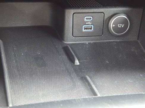Used 2021 Ford Escape SEL w/ Technology Package FWD image 9