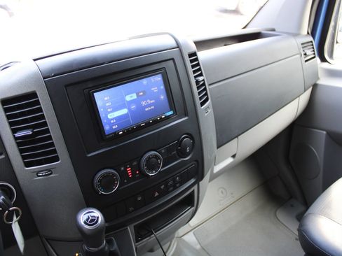 Used 2014 Mercedes-Benz Sprinter 2500 image 15