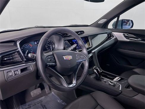 Used 2024 Cadillac XT6 Premium Luxury image 10