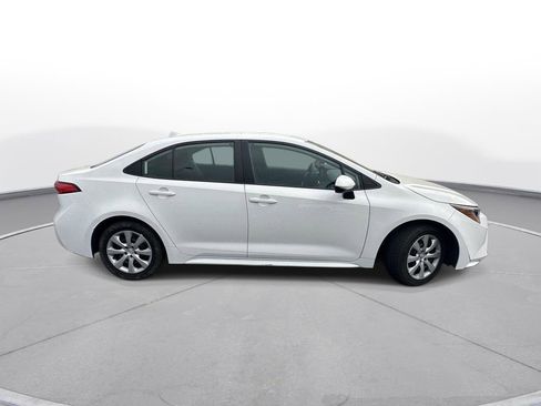 Used 2024 Toyota Corolla LE image 5