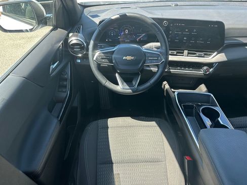 Certified 2025 Chevrolet Equinox LT FWD image 22