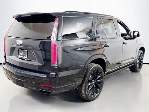 Certified 2025 Cadillac Escalade Sport Platinum w/ LPO, ONYX Package AWD/4WD image 4