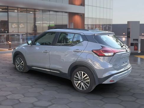 Used 2023 Nissan Kicks SR w/ SR Premium Package FWD image 4