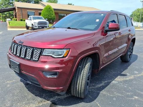 Used 2022 Jeep Grand Cherokee Laredo X AWD/4WD image 29