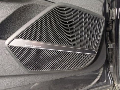 Used 2021 Audi Q5 e Premium Plus image 25