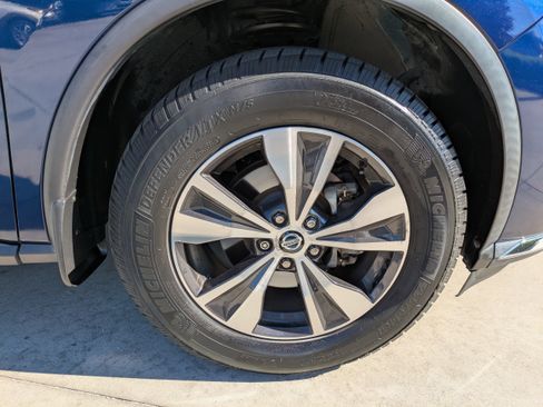 Used 2019 Nissan Murano S image 9