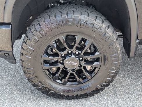 Used 2025 Chevrolet Silverado 2500 LTZ w/ LTZ Plus Package AWD/4WD image 15