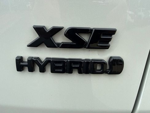 Used 2020 Toyota RAV4 XSE w/ XSE Grade Weather Package AWD/4WD image 10