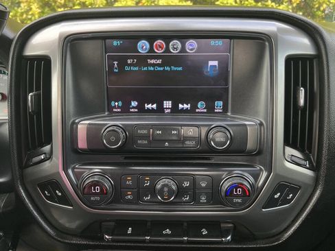 Used 2018 Chevrolet Silverado 1500 LT w/ All Star Edition image 25