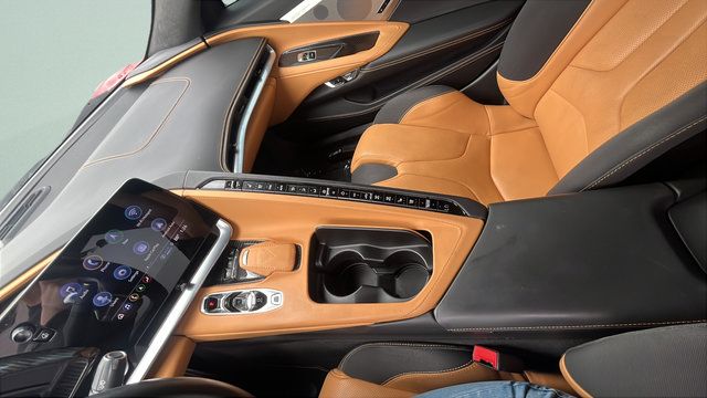 Used 2021 Chevrolet Corvette Stingray Premium Conv w/ Z51 Performance Package RWD image 18