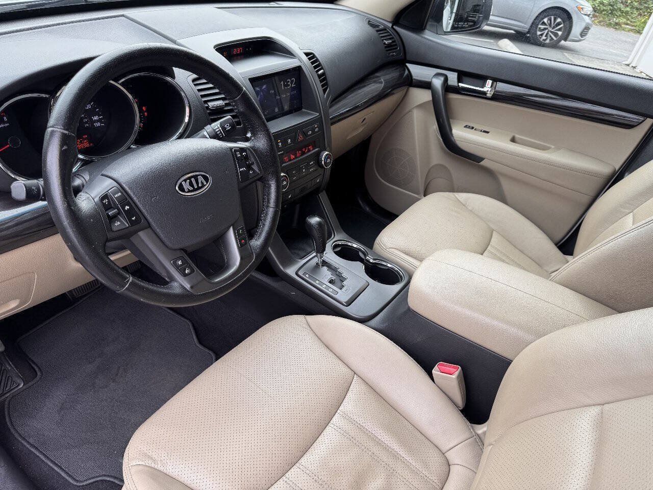 Used 2013 Kia Sorento EX AWD/4WD image 29