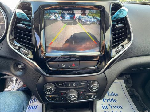 Used 2019 Jeep Cherokee Limited AWD/4WD image 14