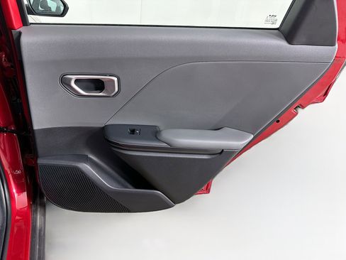 Used 2025 Kia K4 LXS image 28