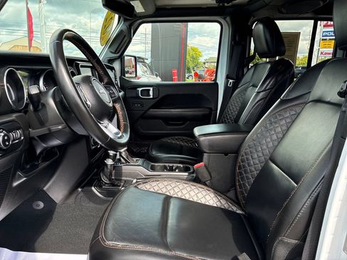 Used 2022 Jeep Gladiator Overland AWD/4WD image 10