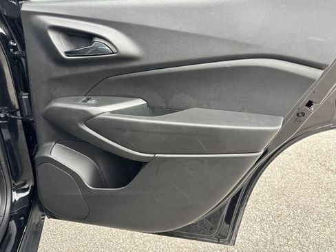 Certified 2025 Chevrolet Trax LT w/ LT Convenience Package image 16