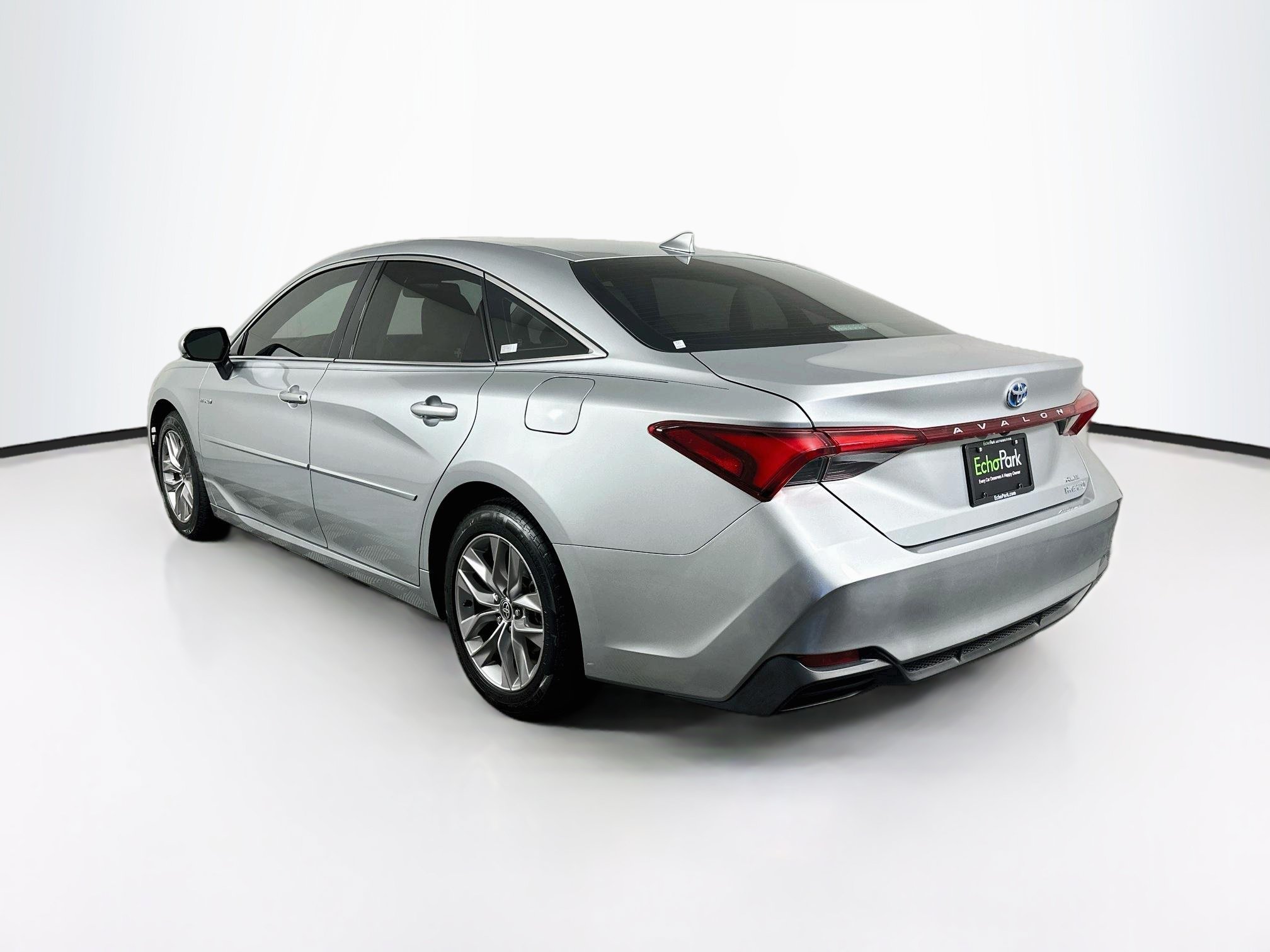 Used 2021 Toyota Avalon XLE FWD image 5