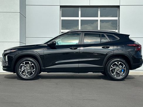 New 2026 Chevrolet Trax LT FWD image 7