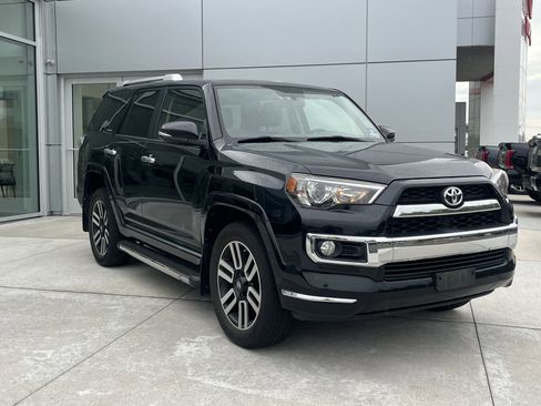 Used 2015 Toyota 4Runner Limited AWD/4WD image 2