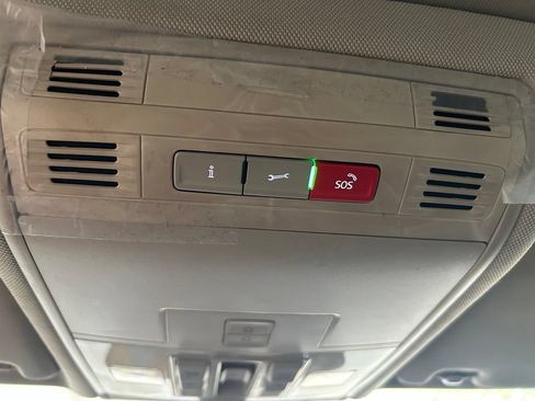 Used 2021 Volkswagen Tiguan SE w/ Panoramic Sunroof Package FWD image 49