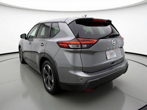 Used 2025 Nissan Rogue SV image 6
