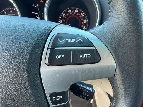 Used 2012 Toyota Highlander Limited w/ Tow Pkg AWD/4WD image 21