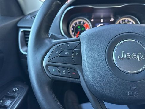 Used 2020 Jeep Cherokee Trailhawk w/ Cold Weather Group image 31