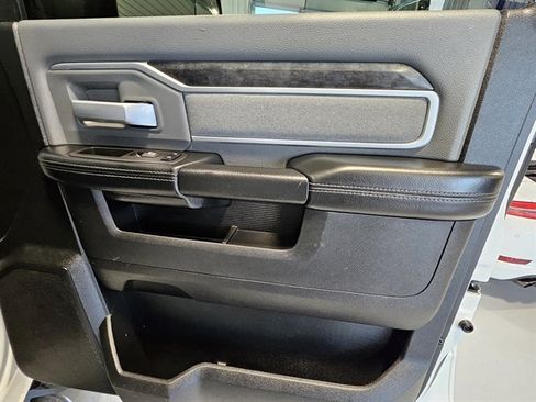 Used 2021 RAM 2500 Big Horn image 9