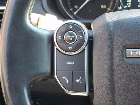 Used 2018 Land Rover Discovery SE image 23