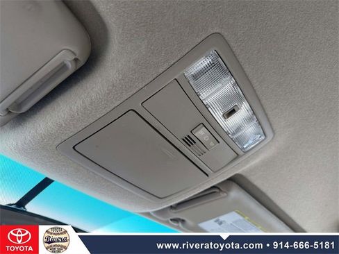 Used 2013 Toyota Highlander Plus image 23