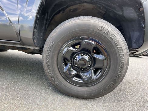 Used 2021 Toyota Tacoma SR AWD/4WD image 10