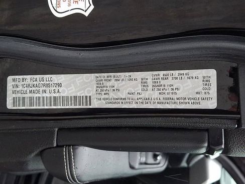 Used 2024 Jeep Grand Cherokee L Laredo image 28