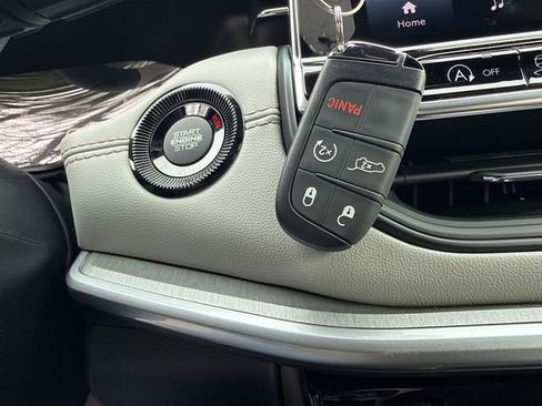 New 2026 Jeep Compass Limited image 18