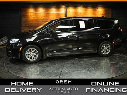 Used 2023 Chrysler Pacifica Touring-L