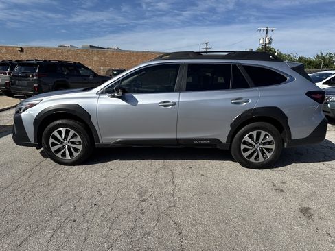 Used 2024 Subaru Outback Premium AWD/4WD image 6