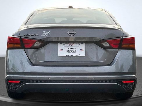 Used 2025 Nissan Altima 2.5 SV FWD image 6