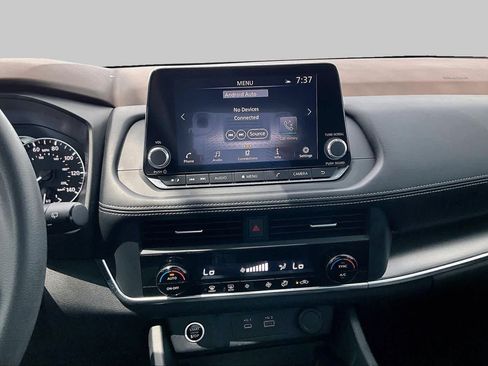 Used 2023 Nissan Rogue SV FWD image 7
