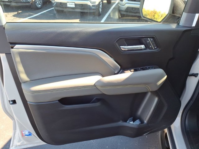 New 2026 Chevrolet Colorado ZR2 w/ Technology Package AWD/4WD image 11