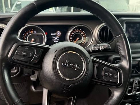 Used 2018 Jeep Wrangler Unlimited Sport S AWD/4WD image 12