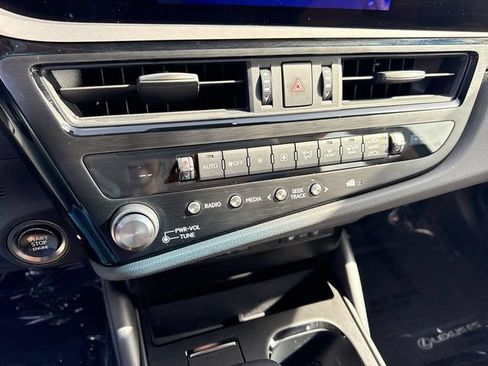 Used 2025 Lexus ES 350 w/ Premium Package FWD image 19