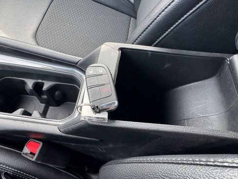 Certified 2025 Jeep Compass Latitude image 18